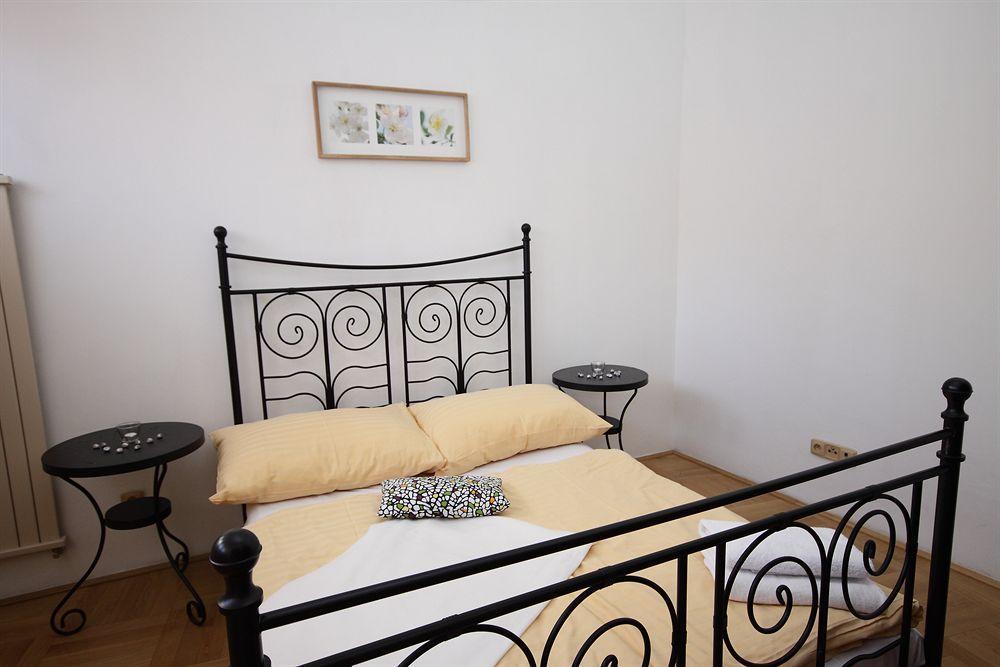 Leo Apartments Old Town Praga Exterior foto
